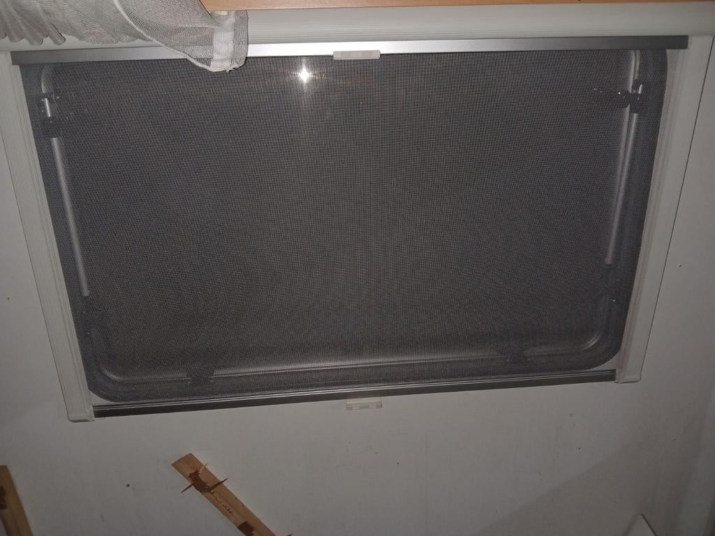 Raamhor / verduistering voor raam caravan, Ophalen, Gebruikt