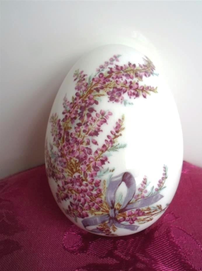 Porseleinen dekseldoosje. Hutschenreuther. Ei-vorm., Ophalen of Verzenden