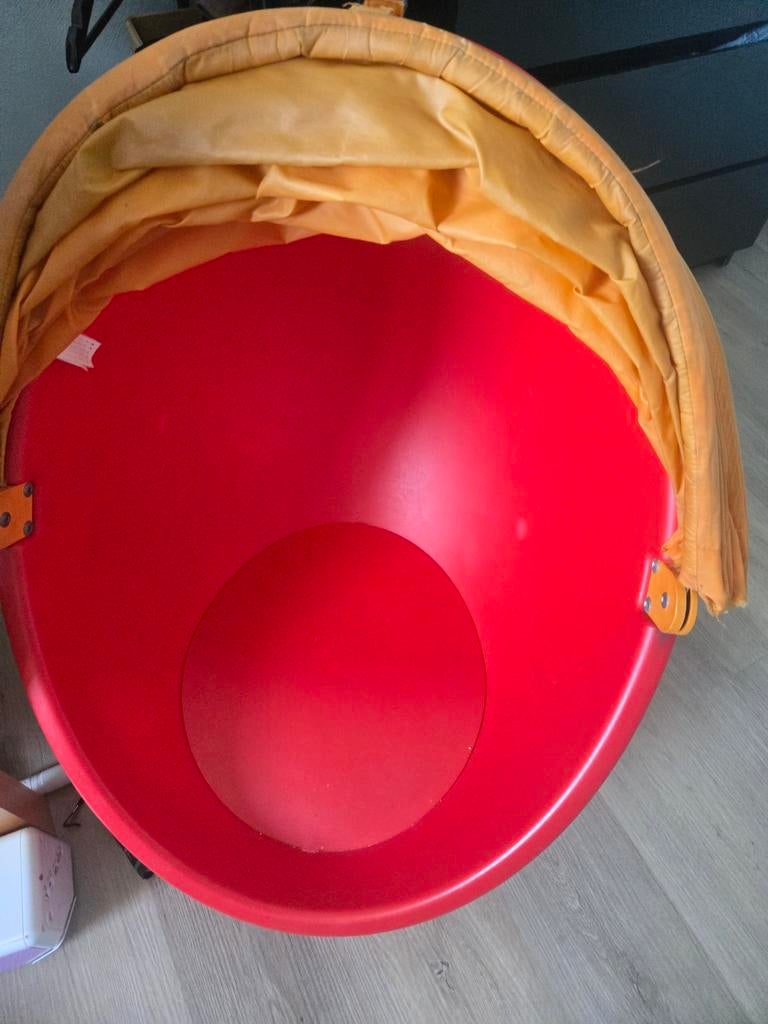 IKEA PS LÖMSK Draaistoel - Rood met Oranje Kap, Huis en Inrichting, Stoelen, Ophalen, Stof, Gebruikt, Modern, Speels
