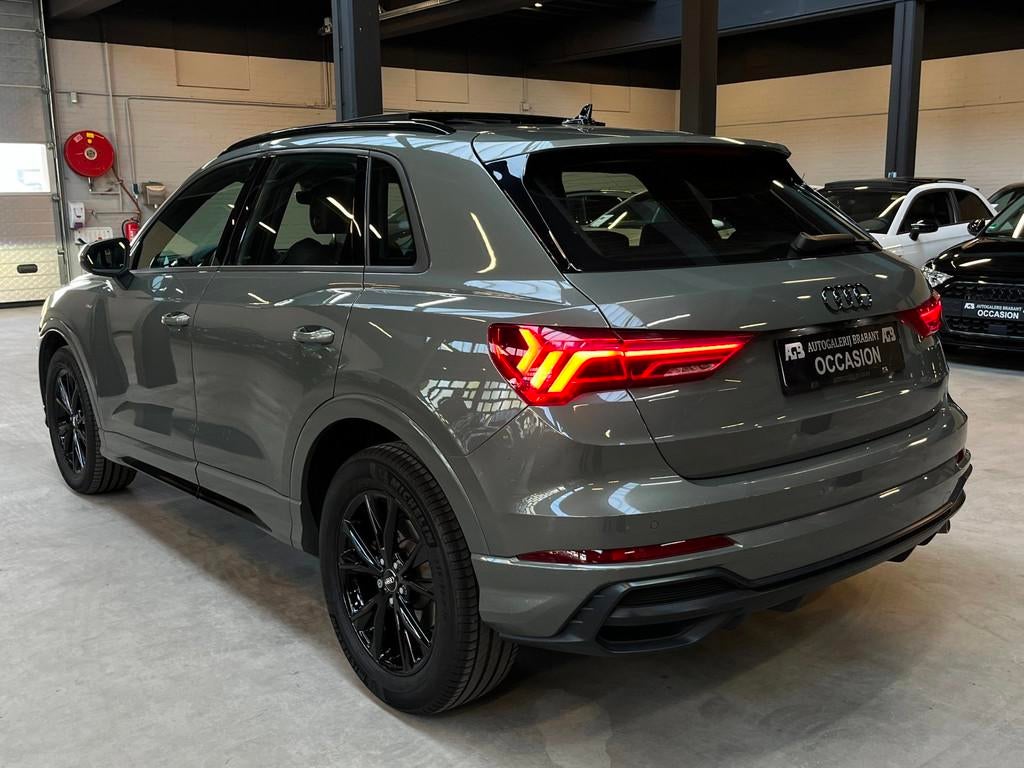 Audi Q3 35 TFSI S edition Automaat/Pano/Carplay, Auto's, Audi, 15 km/l, Zwart, 4 cilinders, 150 pk