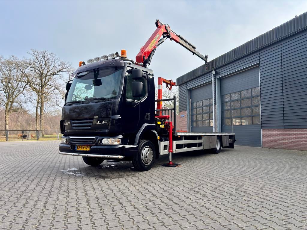 Daf LF G12 Palfinger PK 8000 A, Auto's, Vrachtwagens, Automaat, Euro 5, Zwart, Bedrijf