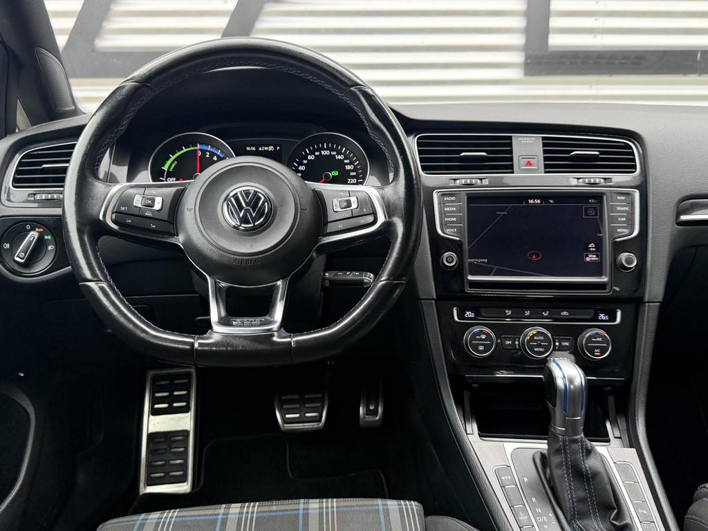 Volkswagen Golf 1.4 TSI GTE 2e Eigenaar|Navi|PDC V+A|Trekhaa, Auto's, Stof, Gebruikt, 4 cilinders, Zwart