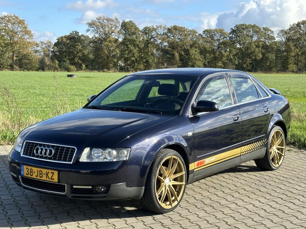 Audi A4 Limousine 2.0 super mooi S4 look 19" spoiler climate, Auto's, 13 km/l, Stof, Gebruikt, Zwart