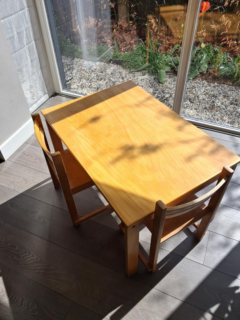 Kindertafel en 2 stoeltjes, Ophalen of Verzenden, Gebruikt