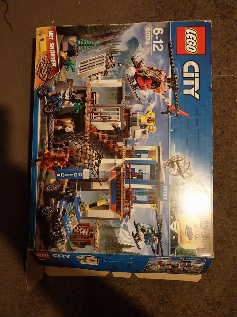 Lego City Politiebureau 60174 - Jungle Politie, Kinderen en Baby's, Speelgoed | Duplo en Lego, Ophalen of Verzenden, Zo goed als nieuw