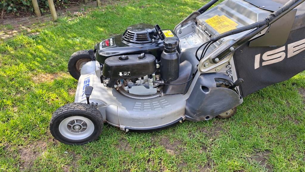 Iseki benzine walsmaaier sw8210 Pro bj 2022, Tuin en Terras, Ophalen, Cirkelmaaier, Gebruikt, Benzine-grasmaaier