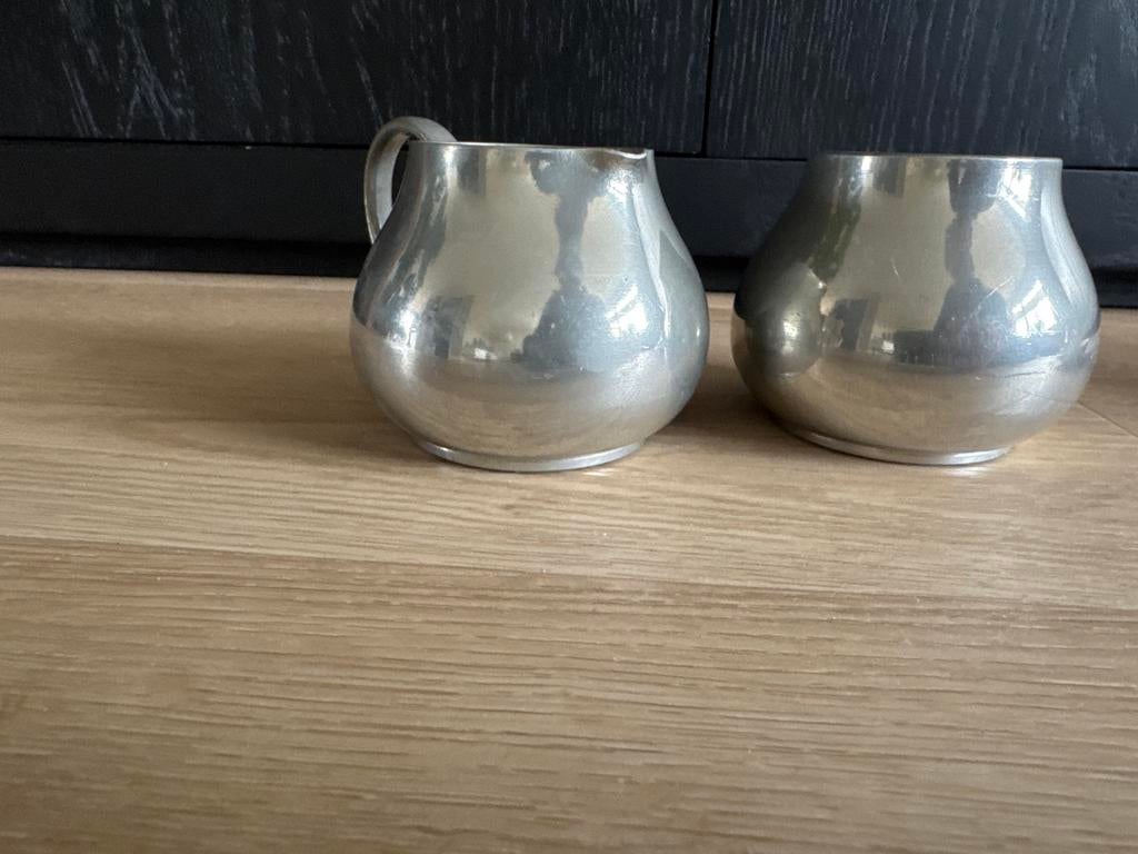 Tinnen suikerpot en melkkannetje Meeuws en zn Den Haag, Ophalen of Verzenden