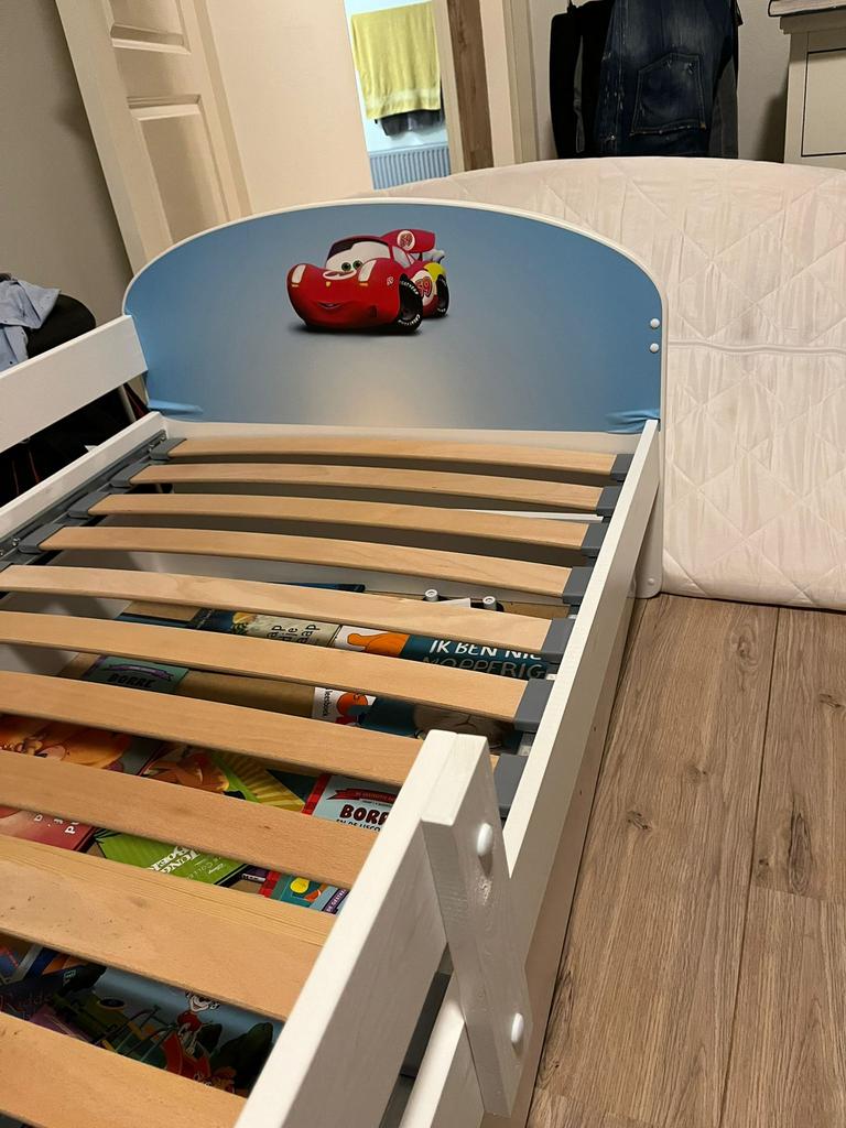Te koop, Cars Peuterbed, Kinderen en Baby's, Kinderkamer | Bedden, Gebruikt, 70 tot 85 cm, 140 tot 160 cm, Ophalen