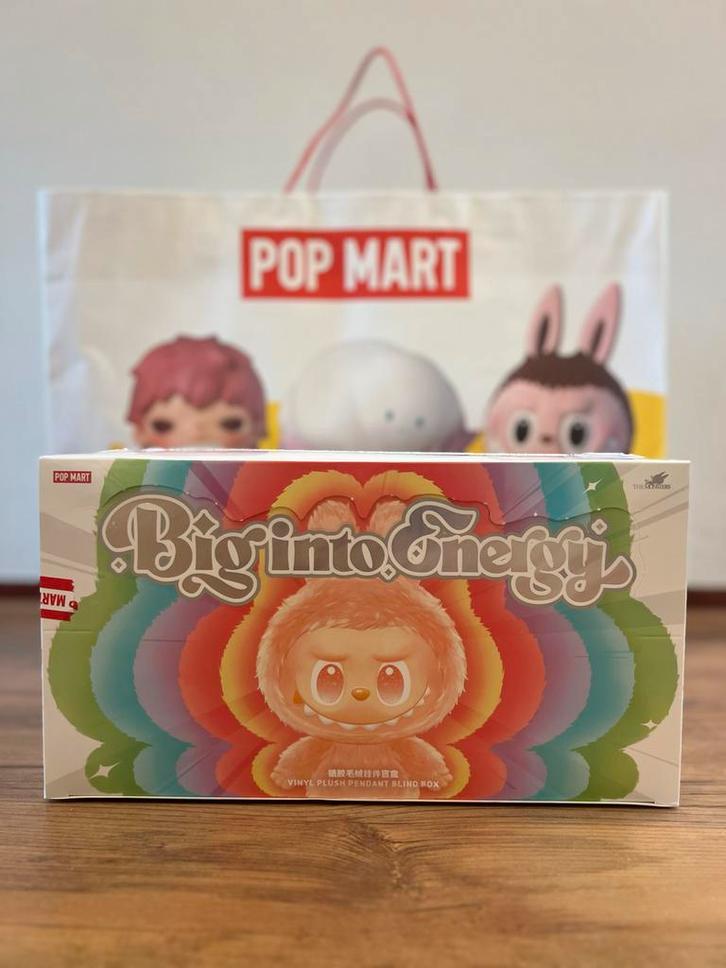 Labubu Big into Energy Pop Mart blind box, Verzamelen, Poppetjes en Figuurtjes, Nieuw, Ophalen of Verzenden