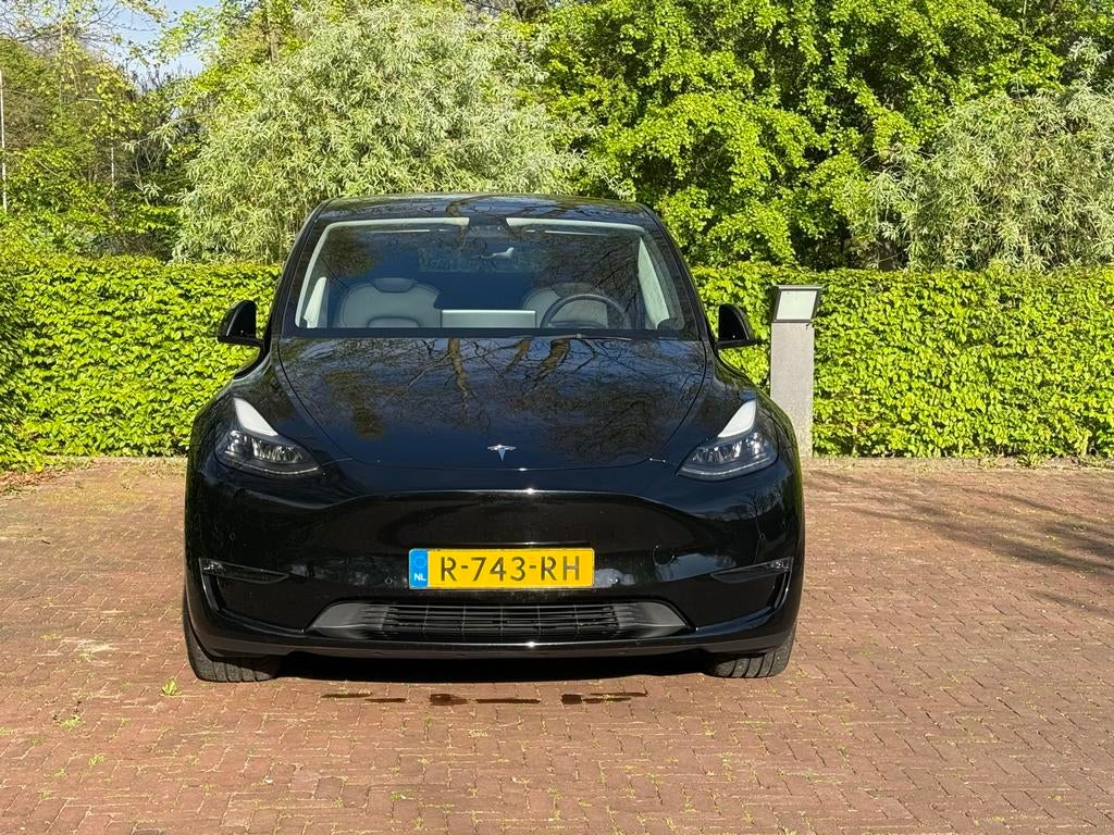 Tesla Model Y AWD 74k km, trekhaak, comfort suspension, Auto's, Tesla, Automaat, 0 cilinders, Zwart, Elektrisch