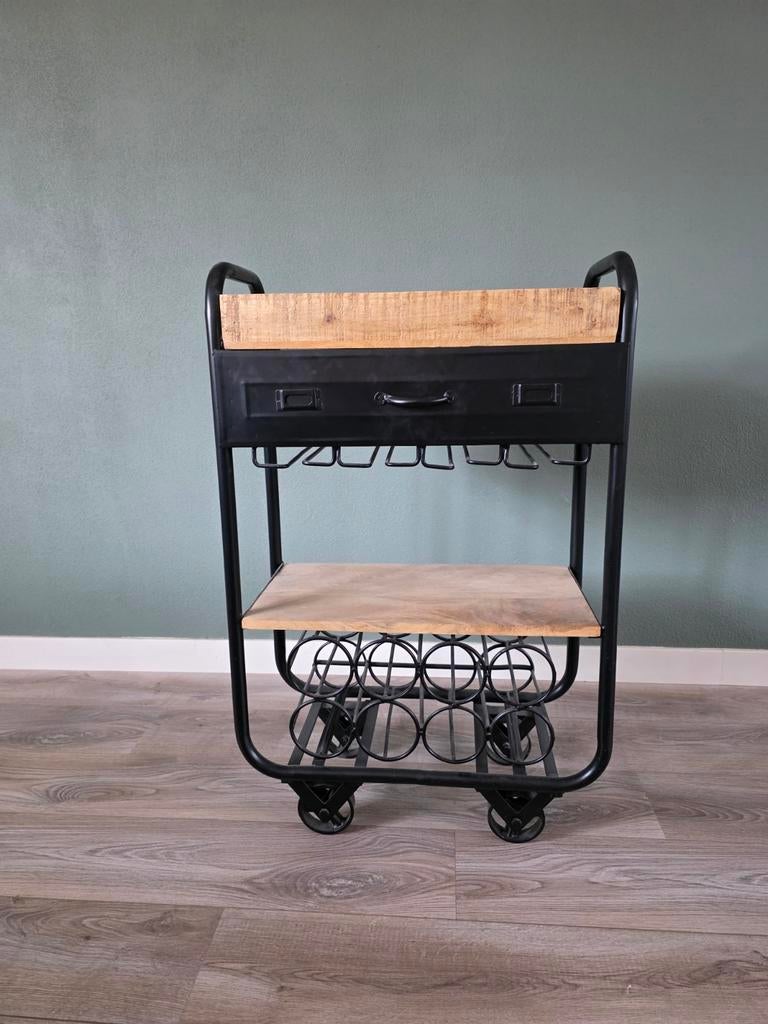 Dranktrolley met lade, 12 wijnglazen en 8 flessen, Ophalen