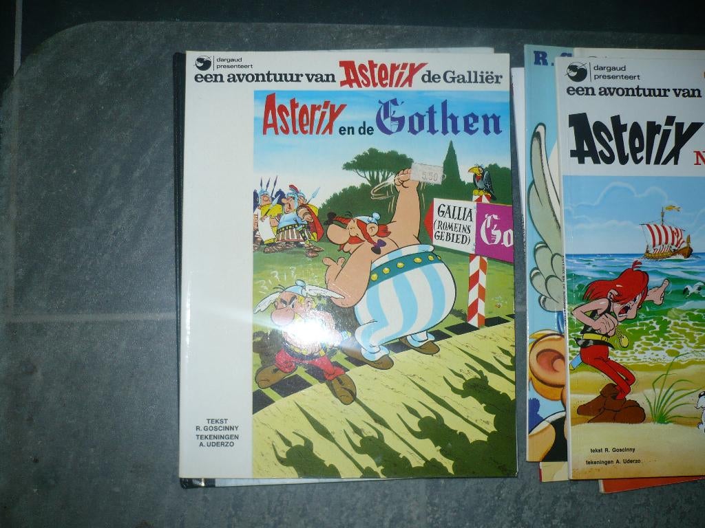 8 asterix en oblerix, Boeken, Gelezen, Ophalen of Verzenden, Goscinny & Uderzo, Meerdere stripboeken