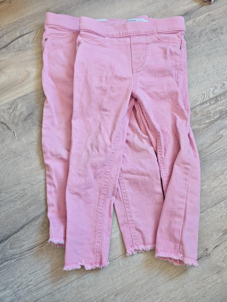 2x spijkerbroek 98, Broek, Meisje, Ophalen of Verzenden, Zo goed als nieuw