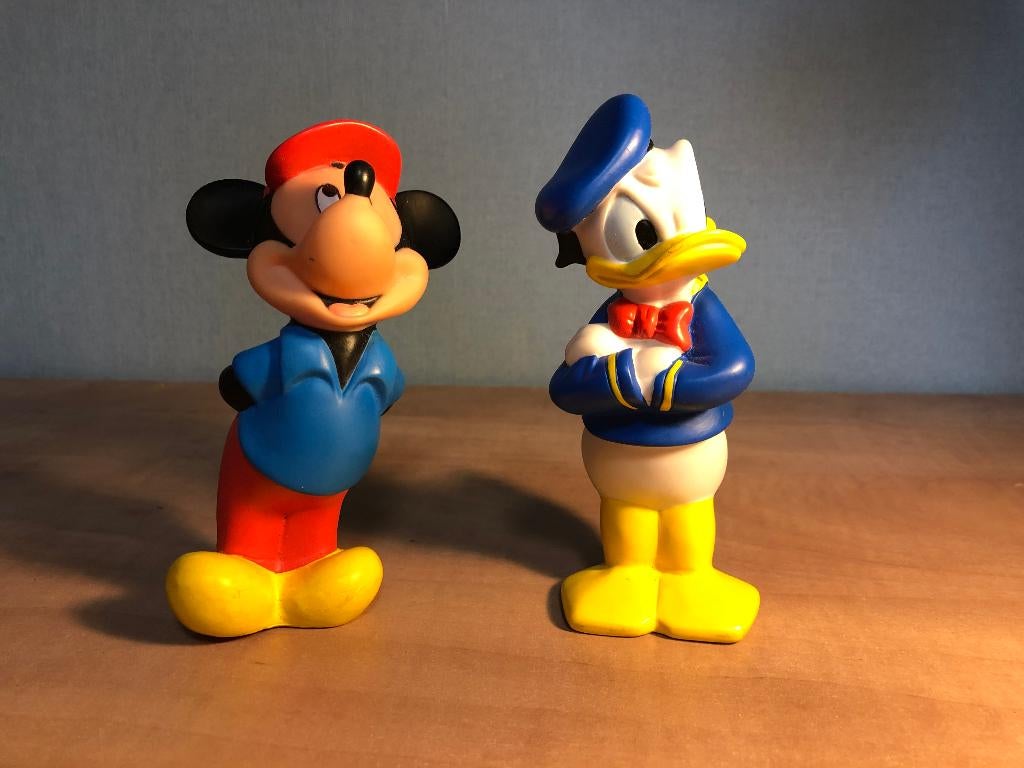 Mickey Mouse en Donald Duck, Ophalen of Verzenden, Donald Duck, Zo goed als nieuw, Beeldje of Figuurtje
