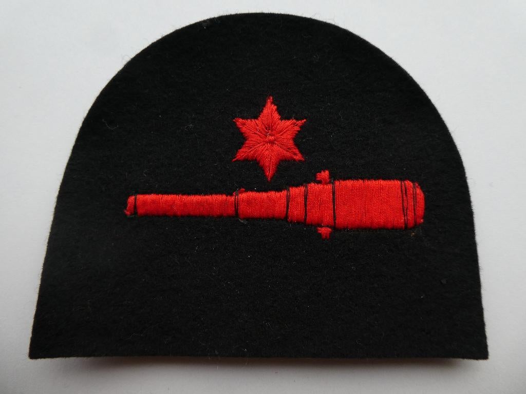 Royal Navy Gunner 1e Class, Ophalen of Verzenden, Marine, Engeland, Embleem of Badge