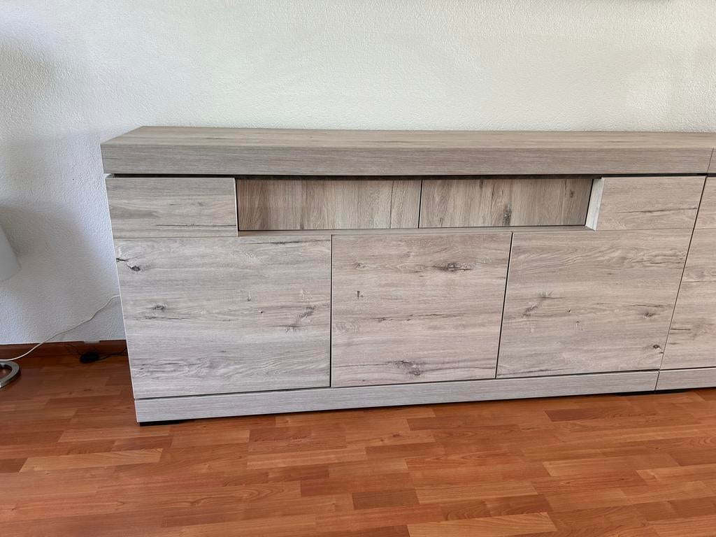 Dressoir met led-strip, Ophalen, Gebruikt, 150 tot 200 cm, Met lade(s)