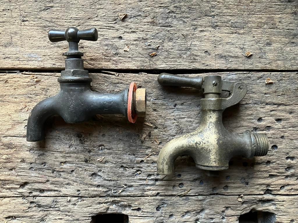 2 antieke bronzen, koperen kranen, Antiek en Kunst, Ophalen of Verzenden, Brons