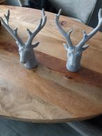 Twee gave hertenkoppen, Ophalen of Verzenden, Zo goed als nieuw, Beeldje of Figuurtje