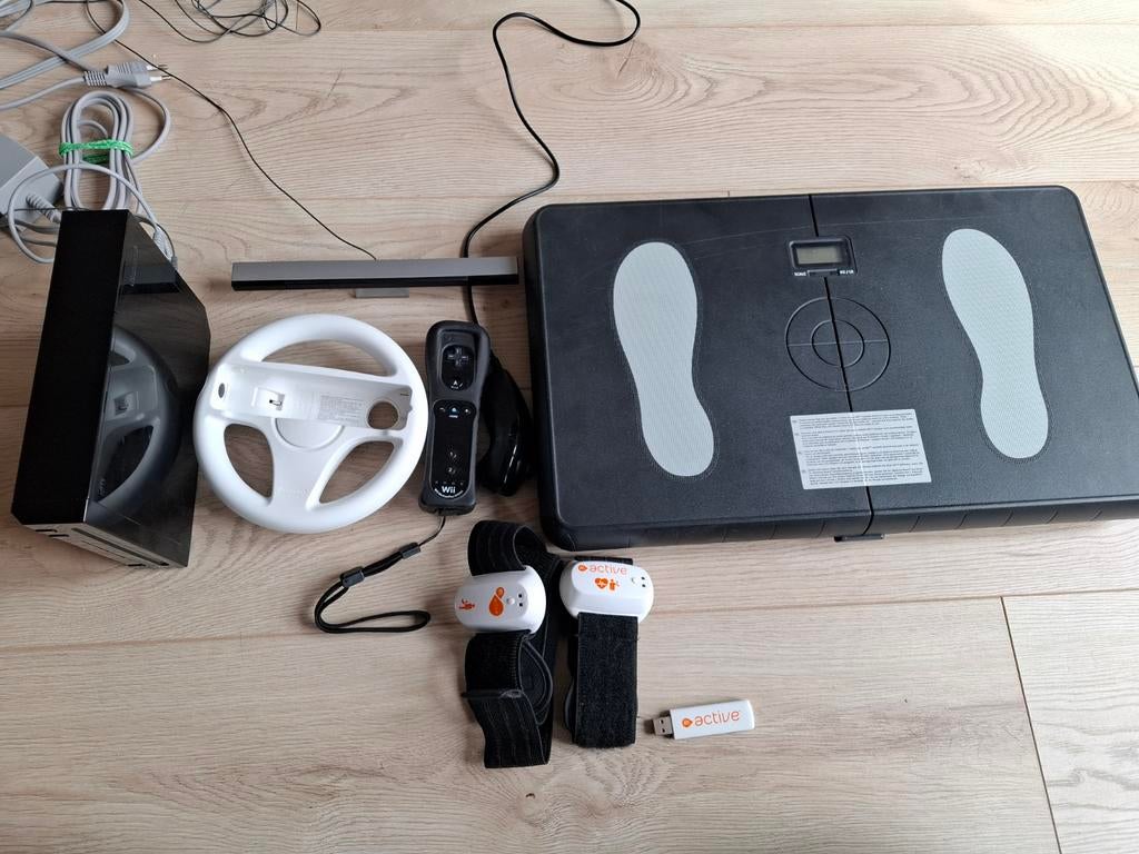 Nintendo Wii + Wii Active + Balance Board - Complete Set, Spelcomputers en Games, Spelcomputers | Nintendo Wii, Ophalen, Gebruikt
