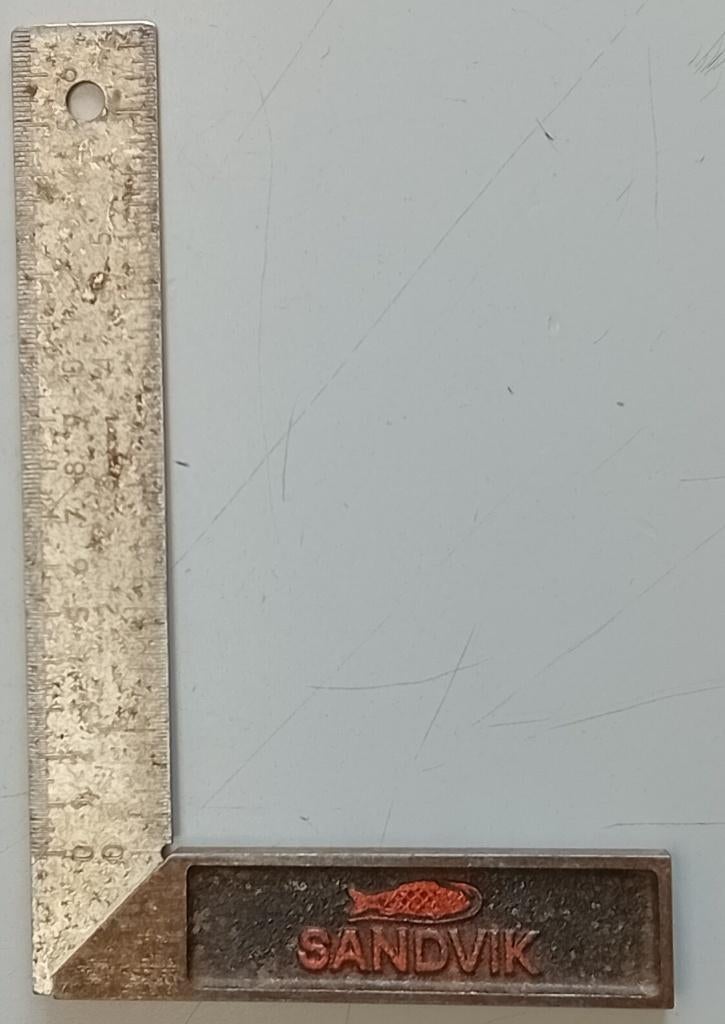 Te Koop: Een Sandvik winkelhaak., Doe-het-zelf en Verbouw, Gereedschap | Handgereedschap, Ophalen of Verzenden, Gebruikt