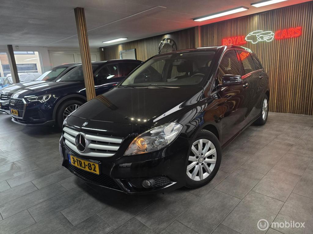 Mercedes B-klasse 180 Prestige/ Automaat/ Navigatie, 1325 kg, Euro 6, 4 cilinders, Geïmporteerd