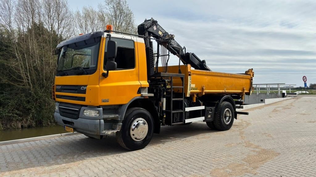 DAF CF75 FA Kipper met Kraan (2011) Automaat – Nieuwe APK –, Automaat, Euro 5, Zwart, Overige kleuren