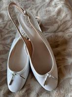 Prachtige schoenen van Tod’s maat 41 nieuw, Kleding | Dames, Schoenen met lage hakken, Beige, Nieuw, Ophalen of Verzenden