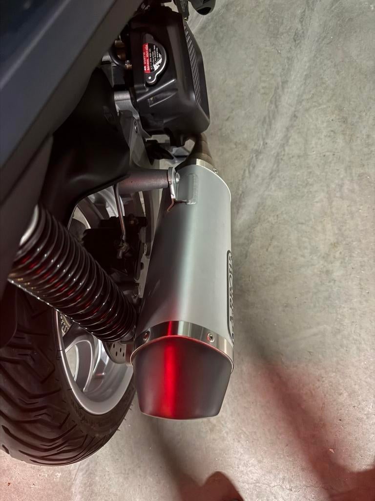 Arrow uitlaat Piaggio Medley, Fietsen en Brommers, Ophalen of Verzenden, Gebruikt, Uitlaat, Piaggio