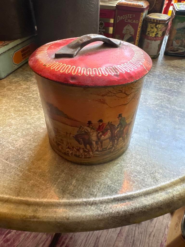 Vintage blikken bus met jachttafereel, Verzamelen, Blikken, Ophalen of Verzenden, Gebruikt, Koek(jes), Overige merken