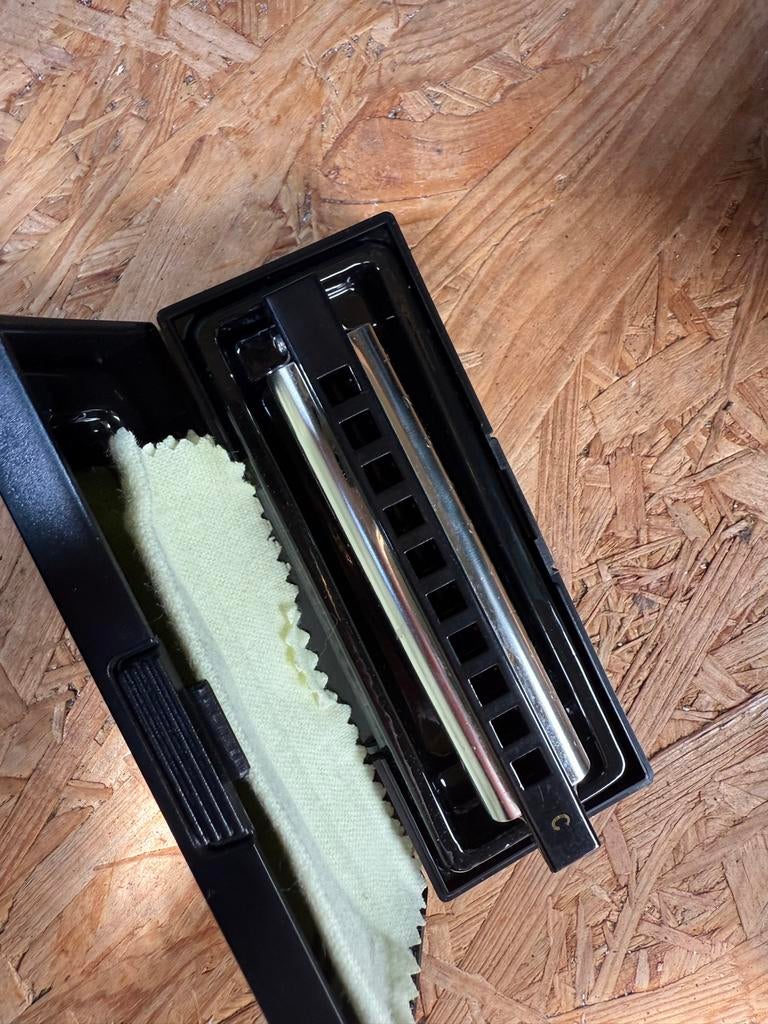 Mondharmonica in C met etui en doekje, Muziek en Instrumenten, Blaasinstrumenten | Mondharmonica's, C-mondharmonica, Ophalen of Verzenden