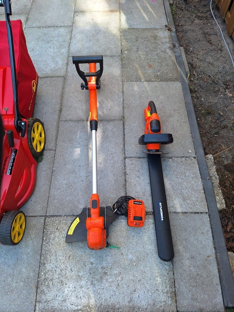 Heggenschaar,grasmaaier op accu en een grasmaaier op stroom, Cirkelmaaier, Gebruikt, Accu-grasmaaier, Ophalen of Verzenden