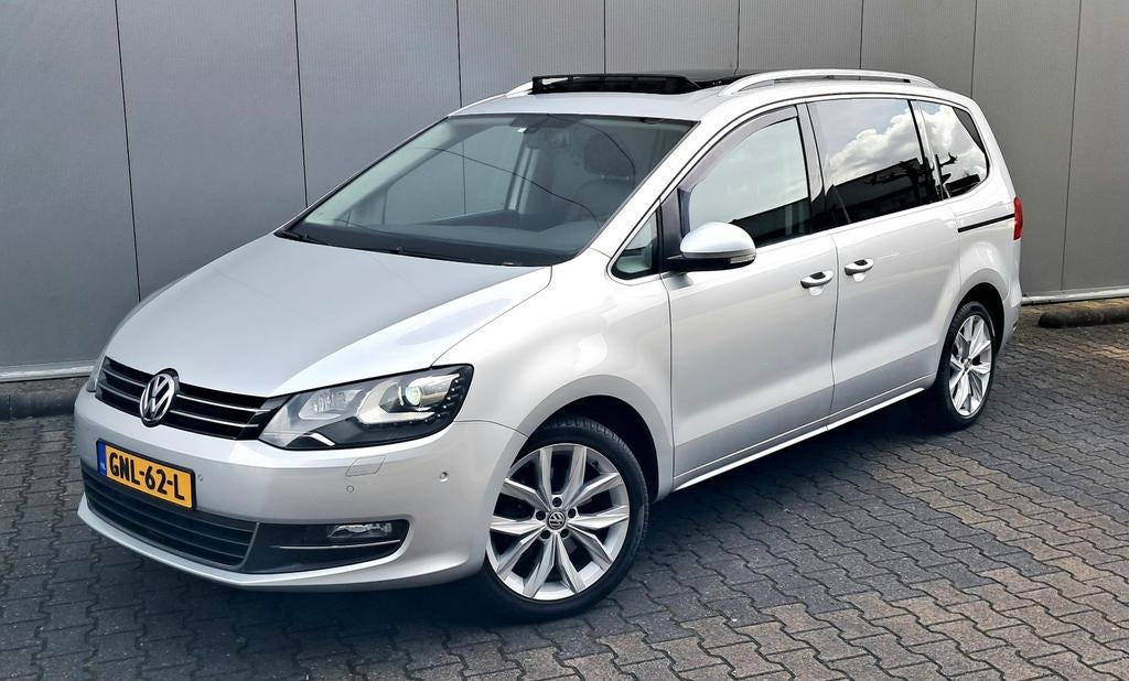 Volkswagen Sharan 1.4TSI LEDER / NAVI / XENON / PANO /18inch, Auto's, Volkswagen, Voorwielaandrijving, Euro 5, 1800 kg, Zwart