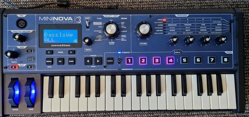 Novation Mininova met draagtas, Ophalen, Novation, Overige aantallen, Zo goed als nieuw