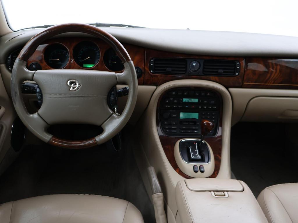 Daimler 4.0 SUPER V8 364 PK SUPERCHARGED AUT. *ORIG NL* + SC, Auto's, Gebruikt, 8 cilinders, 1770 kg, Bedrijf