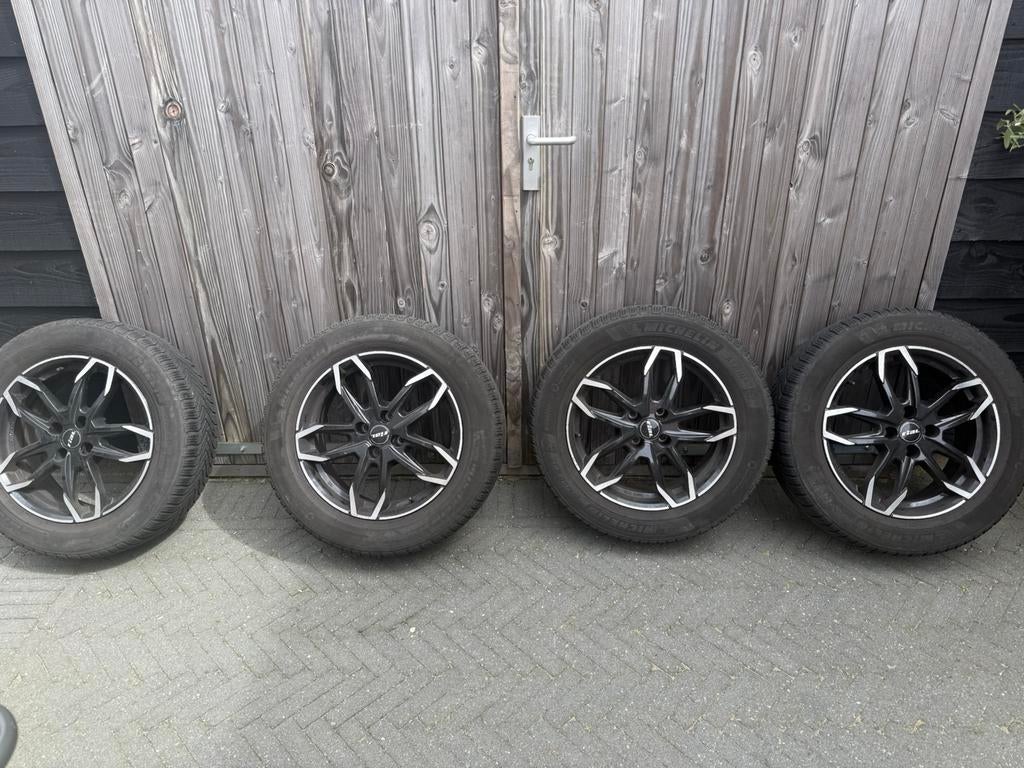 17 inch velgen met winterbanden peugeot 2008, Ophalen, Banden en Velgen, 17 inch, Winterbanden