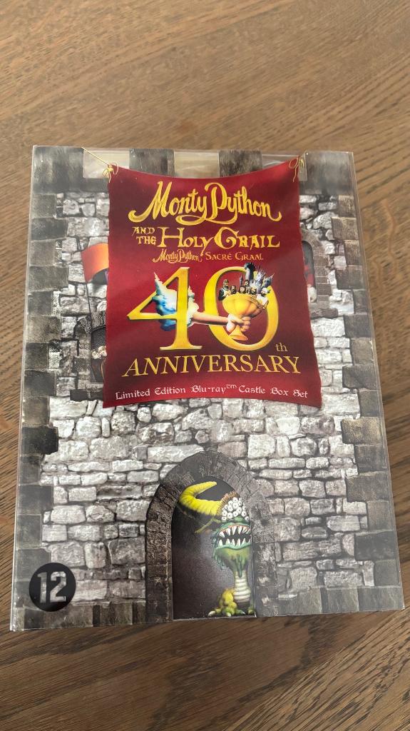Monty Python Holy Grail 40th Annivers. Limited E Blu-ray Box, Ophalen of Verzenden, Zo goed als nieuw, Humor en Cabaret, Boxset