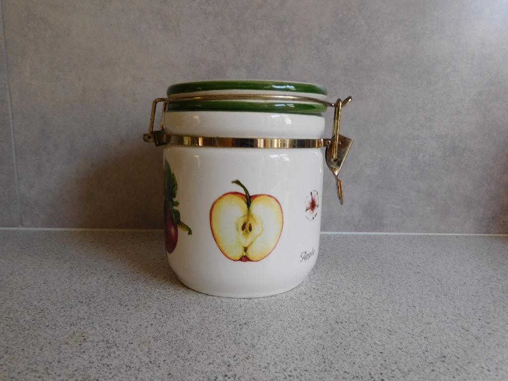 Voorraadpot 15 cm. Fruit Beugelsluiting, Ophalen of Verzenden, Zo goed als nieuw, Voorraadpot, Steen/keramiek