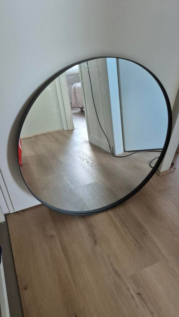 Zwarte ronde spiegel - 78cm diameter, Huis en Inrichting, Woonaccessoires | Spiegels, Ophalen