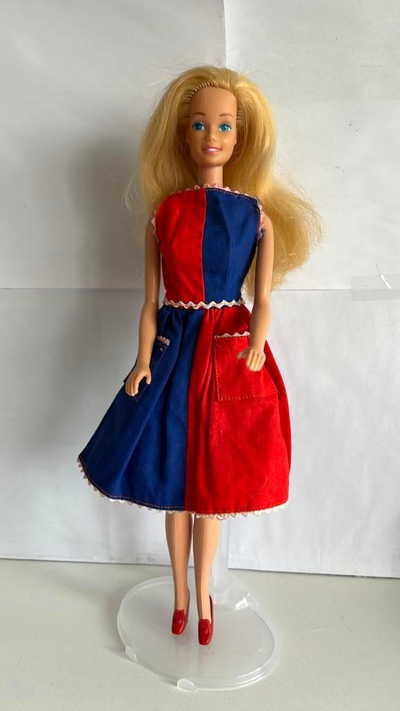 Vintage Barbie jurkje Fancy Free #943 (1963/1964), Ophalen of Verzenden, Zo goed als nieuw, Kleertjes