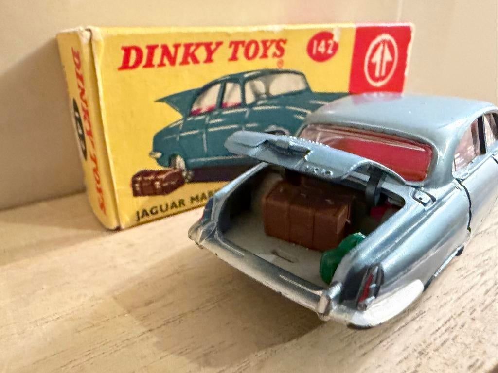Dinky Toys Jaguar Mark X - Zo goed als nieuw met koffer, F, Auto, Dinky Toys, Ophalen of Verzenden