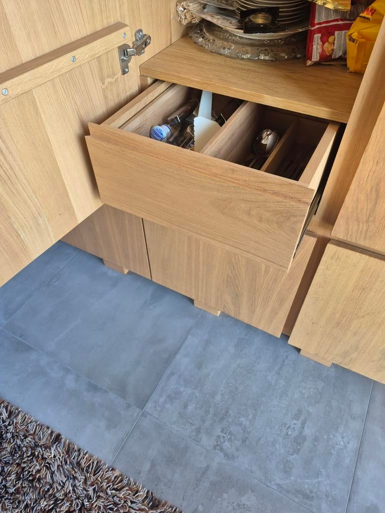 Houten kast met lades en opbergruimte, Ophalen, Gebruikt