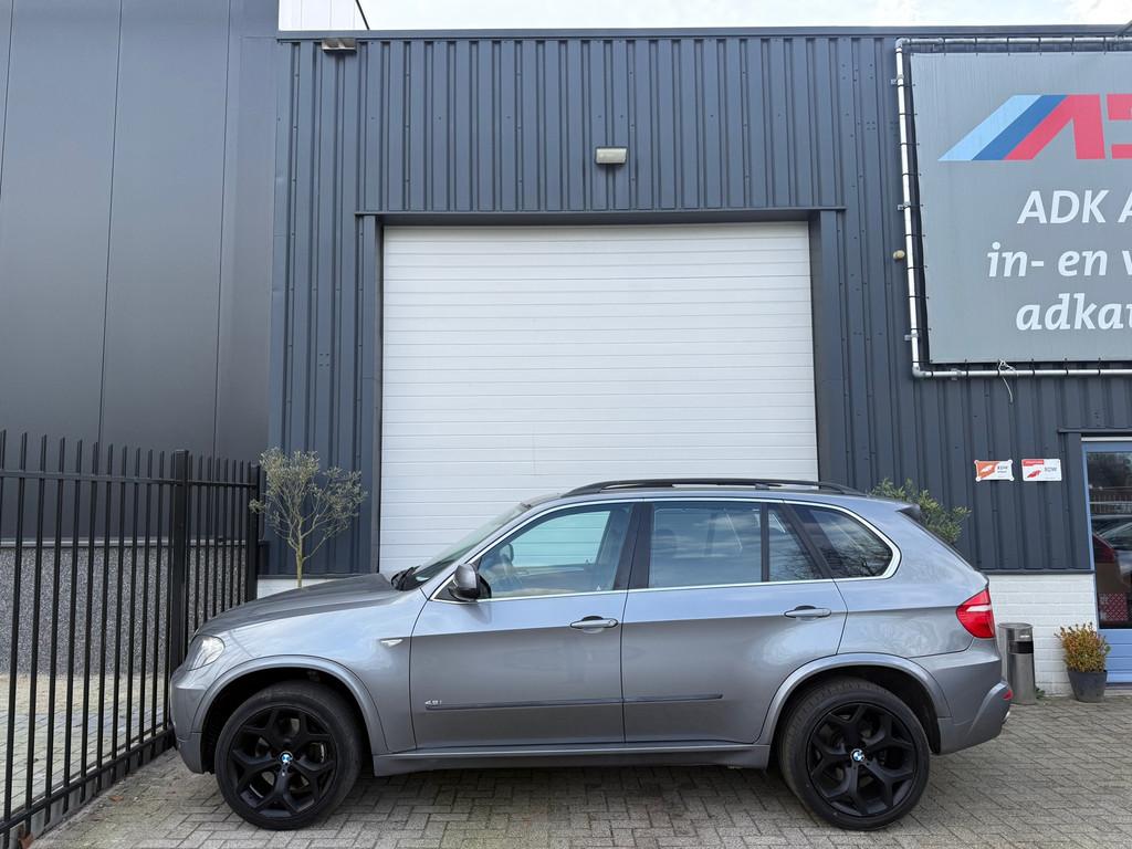 BMW X5 XDrive48i High Executive PANO/LEDER/TREKHAAK/XENON/ST, Auto's, BMW, Gebruikt, 138 €/maand, 4799 cc, 2145 kg