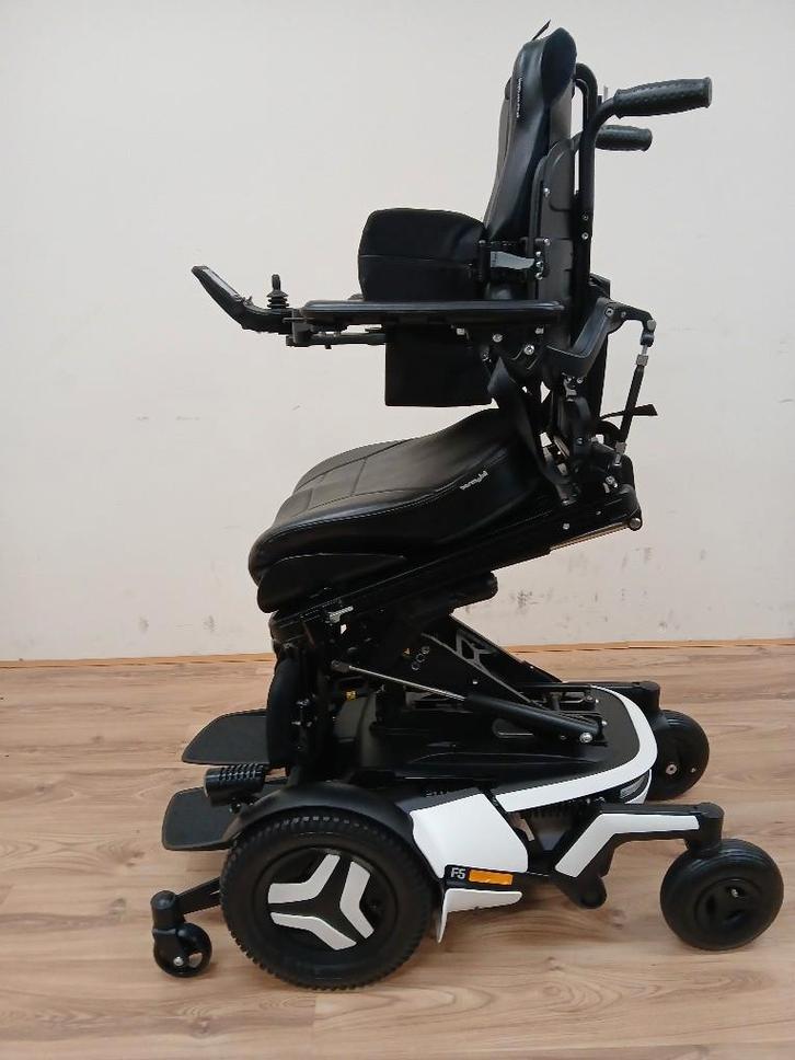 Nieuwe demo Permobil F5vs, Laatste voorraad model!, Diversen, Rolstoelen, Nieuw, Elektrische rolstoel, Ophalen