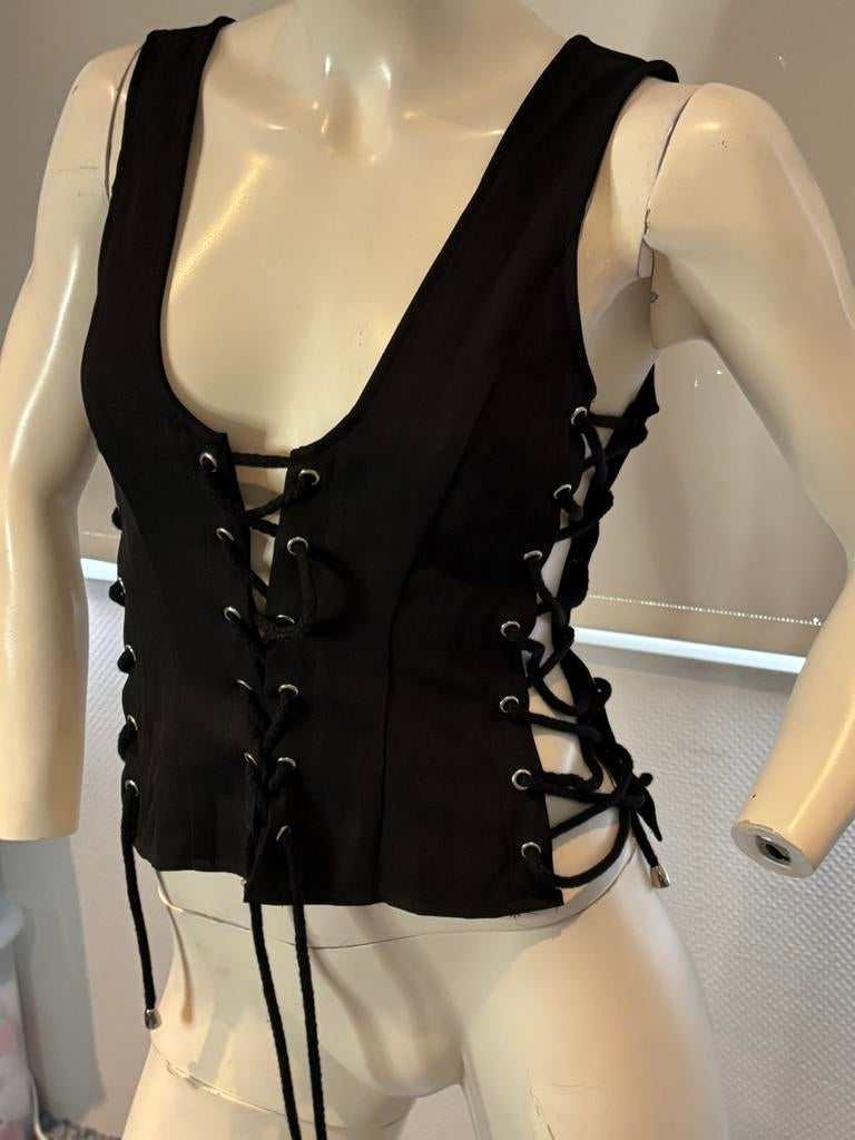 Pretty little thing  top met veters maat 36 nieuw, ., Zwart, Nieuw, Ophalen of Verzenden