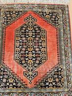 Vintage handgeknoopt perzisch tapijt ghom zijde 86x66, Info@SlatsAntiek.nl, 50 tot 100 cm, Perzisch, Rechthoekig