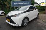 Toyota Aygo 1.0 VVT-i x-fun / Dealer onderhouden / Airco / N, Voorwielaandrijving, Stof, Gebruikt, Euro 6