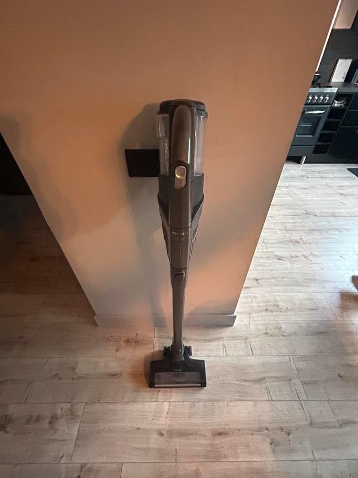 Miele Triflex HX1 Pro - Incl. Accessoires & 2 Accu's, Witgoed en Apparatuur, Stofzuigers, Zo goed als nieuw, Stofzuiger, Reservoir