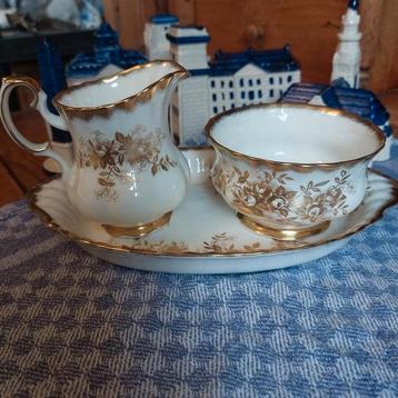 Royal Albert roomstel Antoinette roomstelletje beschikbaar voor biedingen