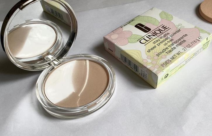 Nieuwe CLINIQUE Stay-Matte Sheer Pressed Powder nr 01, Sieraden, Tassen en Uiterlijk, Uiterlijk | Cosmetica en Make-up, Nieuw