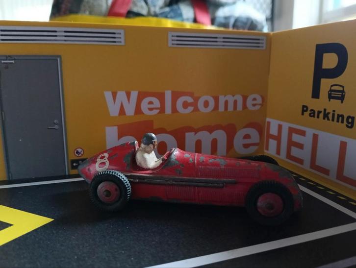 Dinky Toys nr 242 Alfa Romeo, Hobby en Vrije tijd, Modelauto's | 1:43, Gebruikt, Auto, Dinky Toys, Ophalen of Verzenden